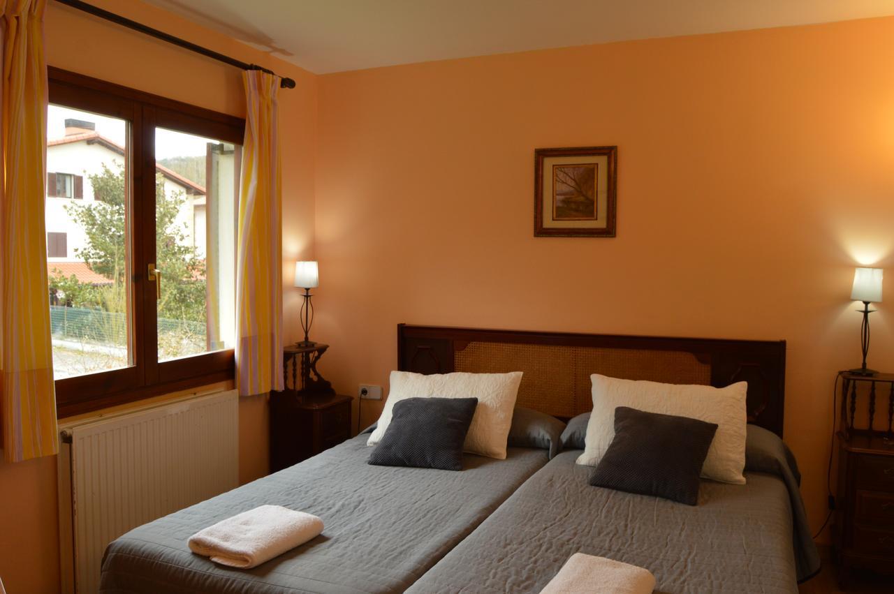 Pension El Peregrino De Larrasoana Exterior foto
